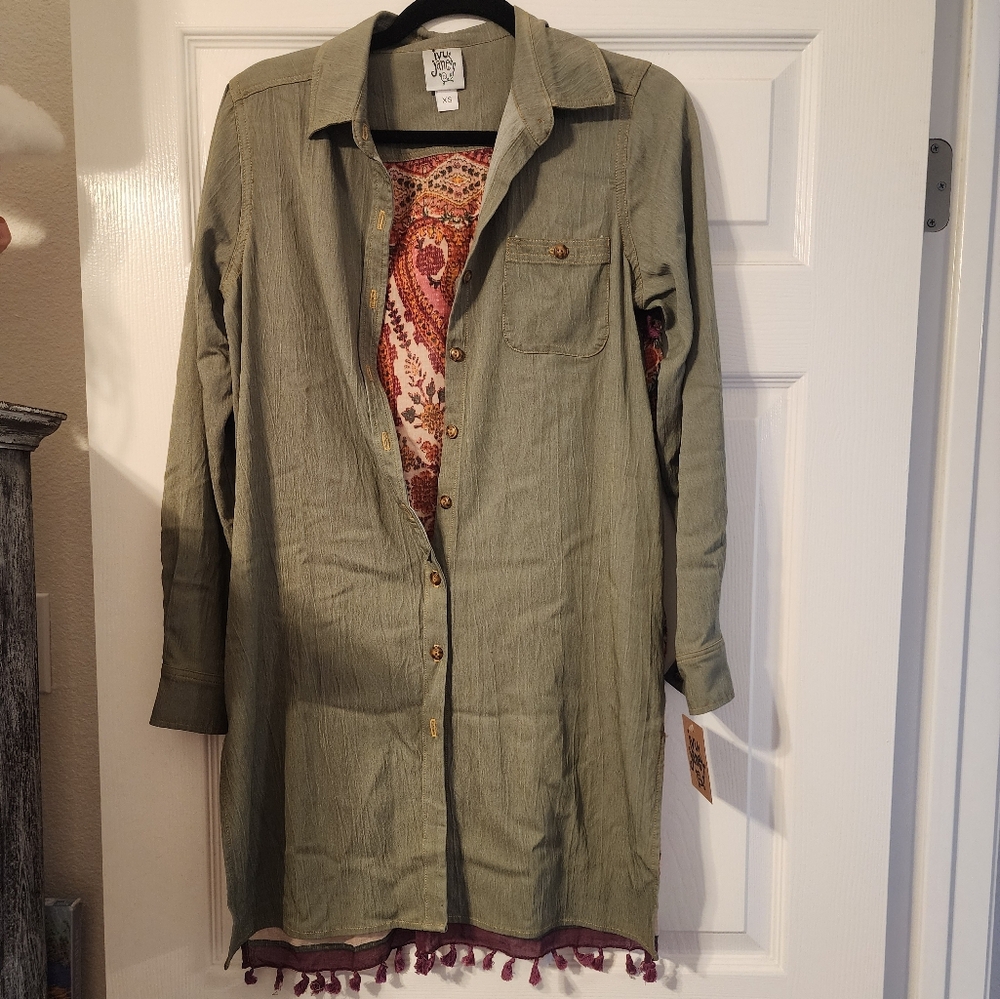 NWT Ivy Jane Button Up Tunic